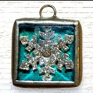 Jewel Kade pendant 1”x1” - Snowflake “ Let it Snow”